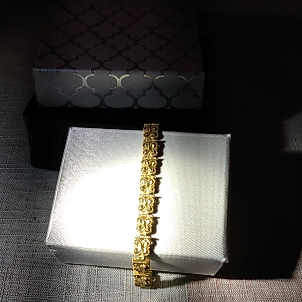 Gold bracelet